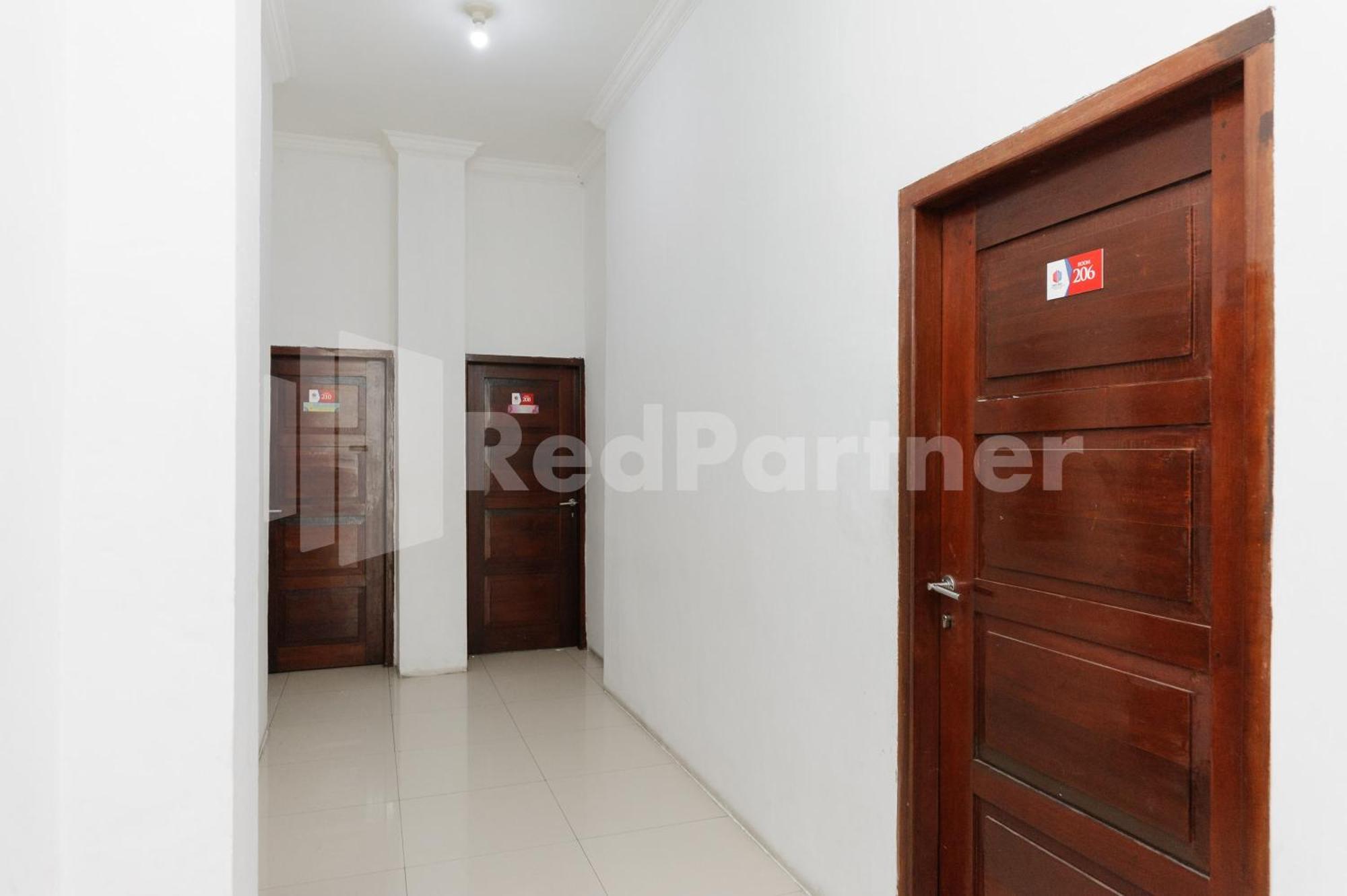 Reddoorz At Wisma Nabila Syariah Near Masjid Raya Baiturrahman باندا أسيه المظهر الخارجي الصورة