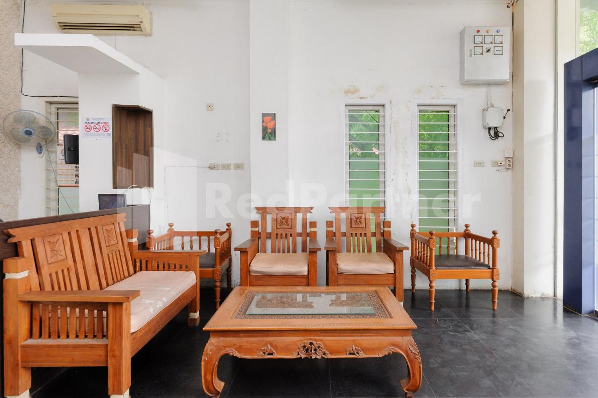 Reddoorz At Wisma Nabila Syariah Near Masjid Raya Baiturrahman باندا أسيه المظهر الخارجي الصورة